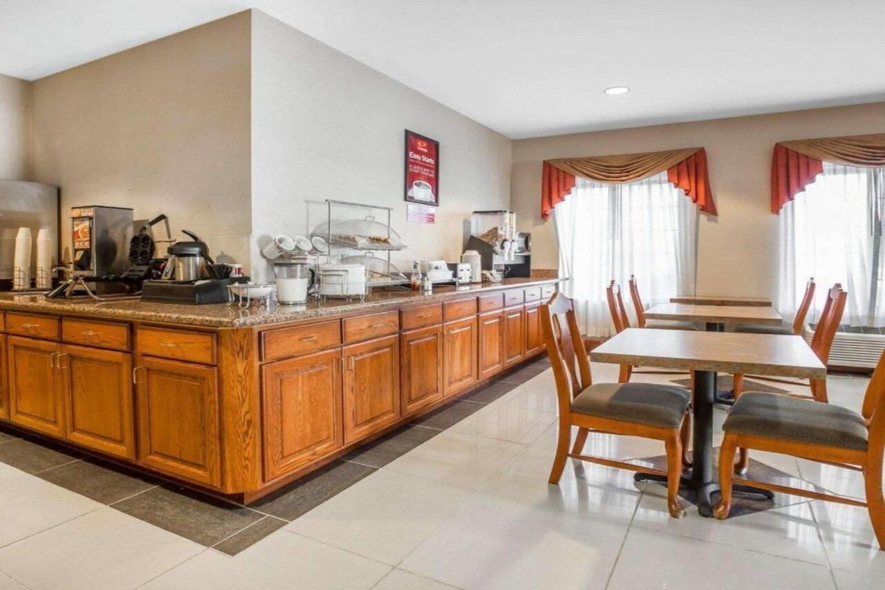 Econo Lodge Brunswick Buitenkant foto