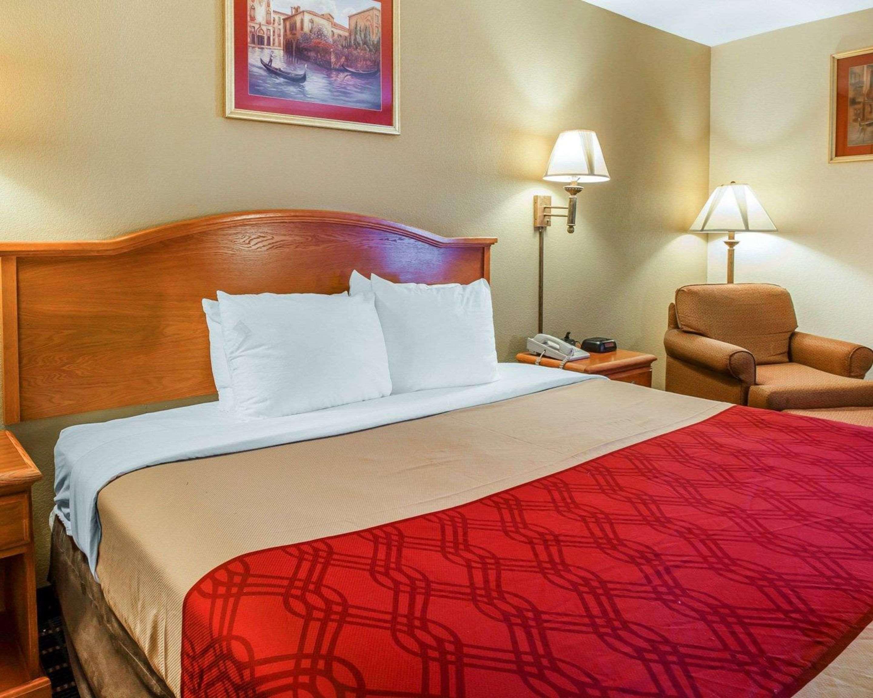 Econo Lodge Brunswick Buitenkant foto