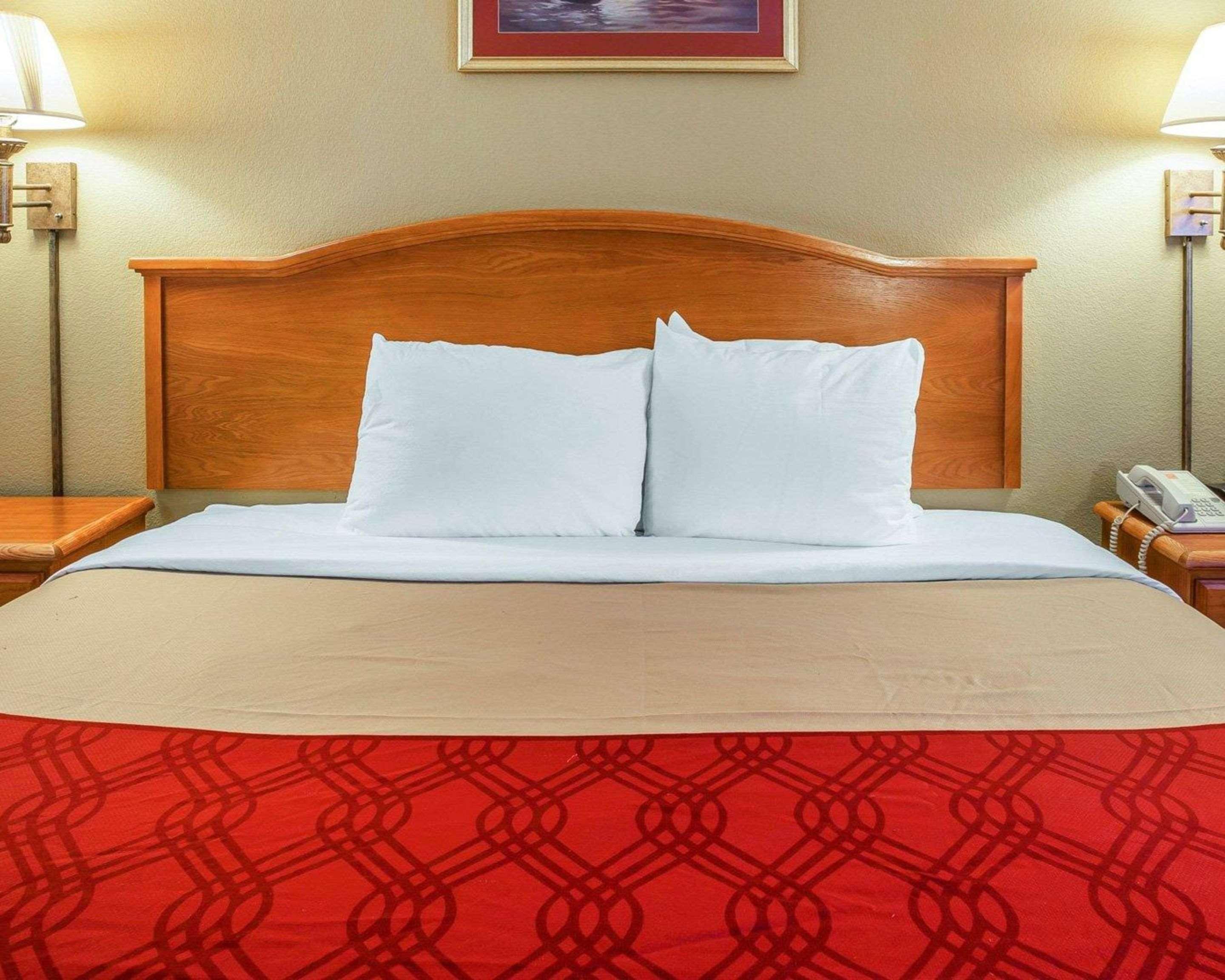 Econo Lodge Brunswick Buitenkant foto