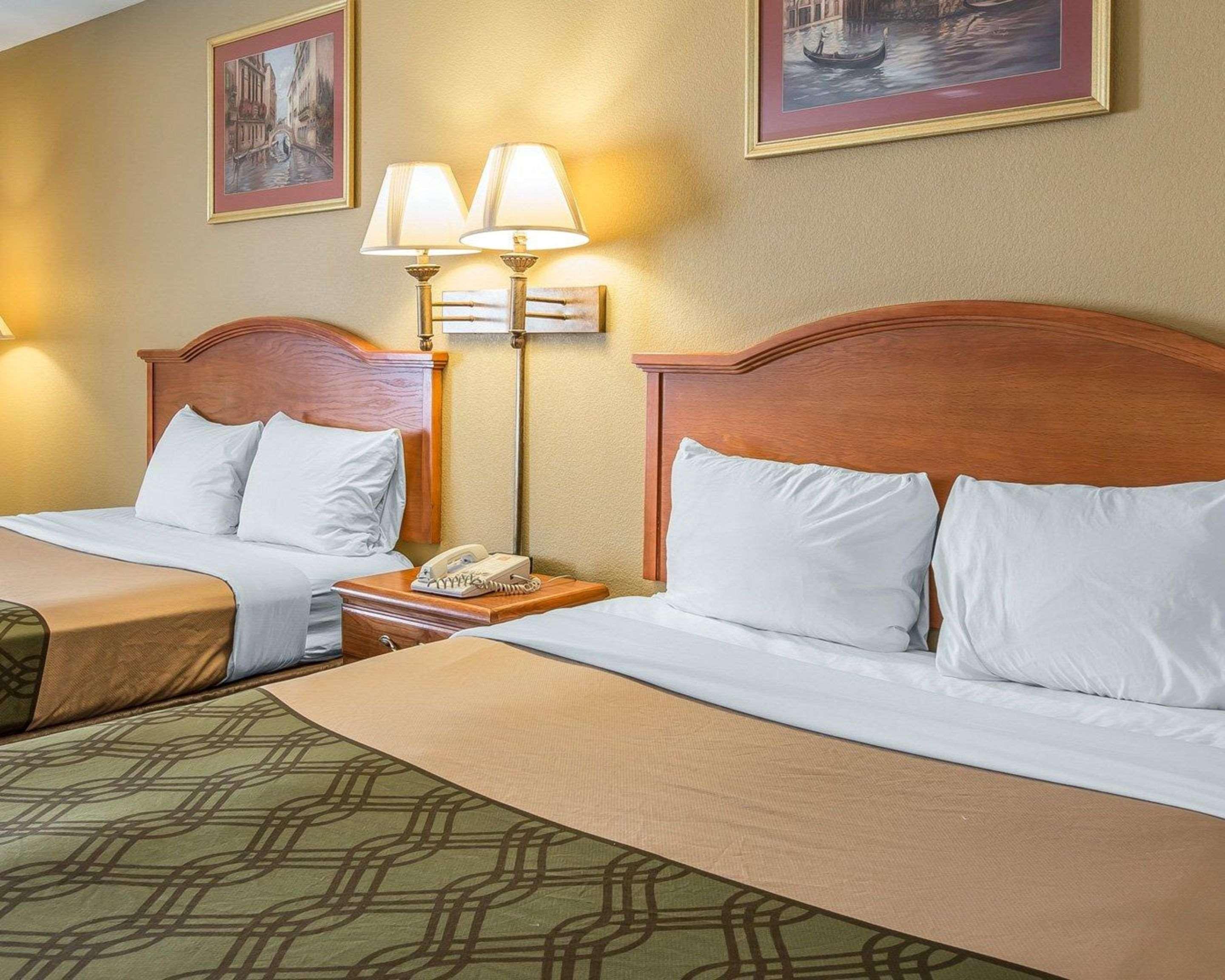 Econo Lodge Brunswick Buitenkant foto