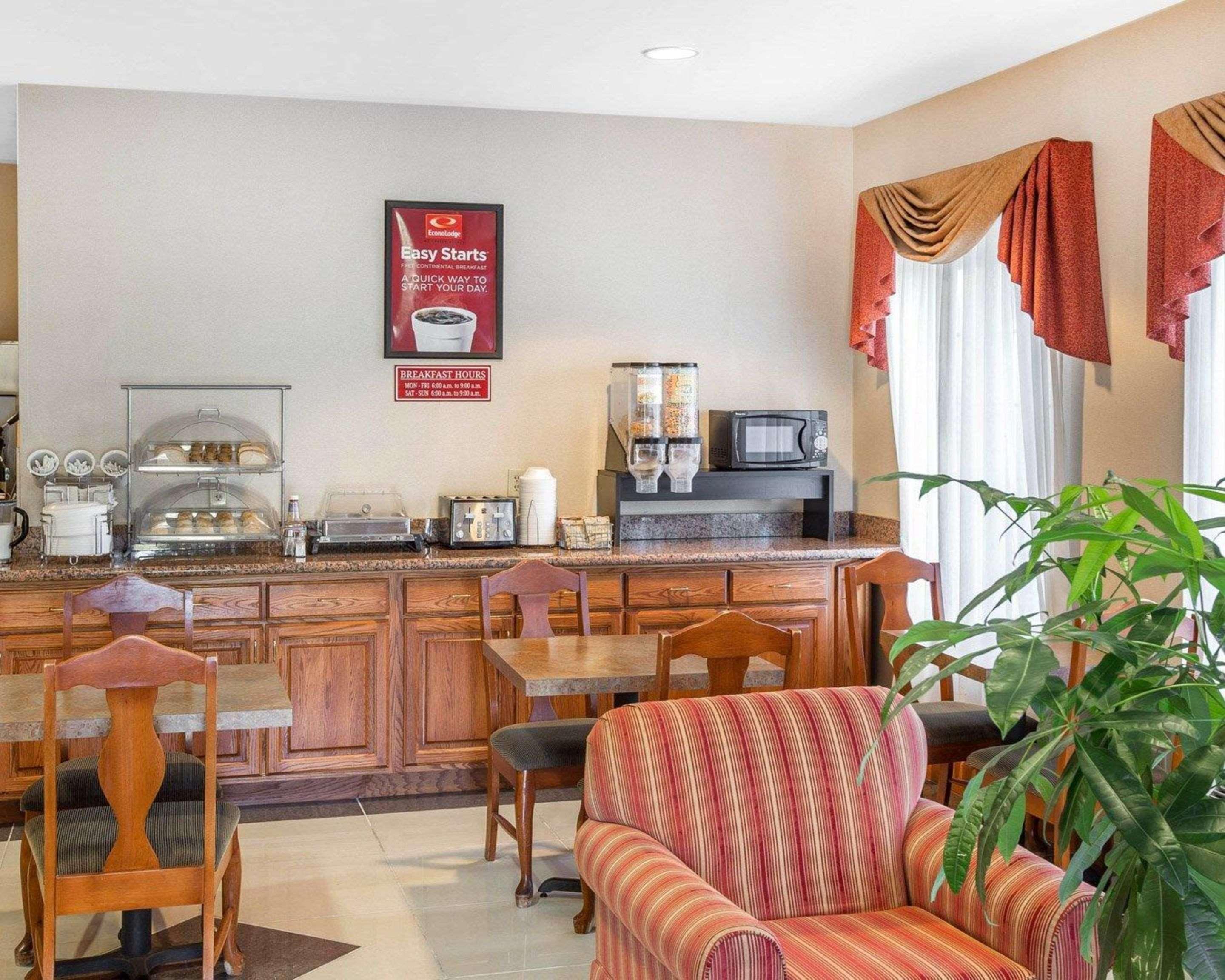 Econo Lodge Brunswick Buitenkant foto
